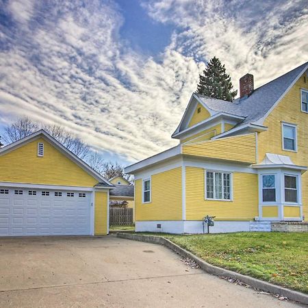 Cozy Appleton Getaway With Screened-In Porch And Yard! Екстериор снимка